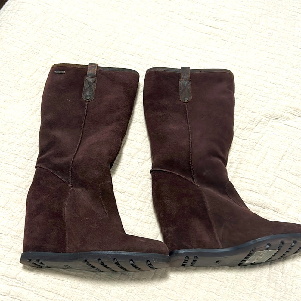 UGG full length almost new very well made boots